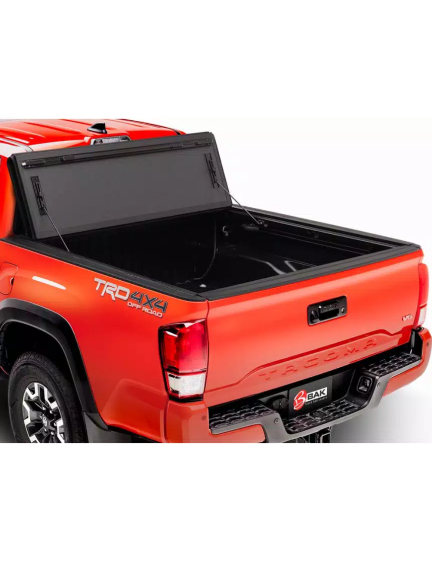 Twarda składana pokrywa paki tri-fold RealTruck BAKFlip MX4