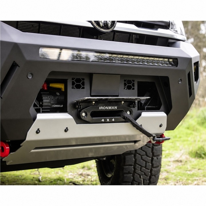 Stalowy przedni zderzak - RAID BAR ironman 4x4 — Volkswagen Amarok (BBR112) - ujęcie 4
