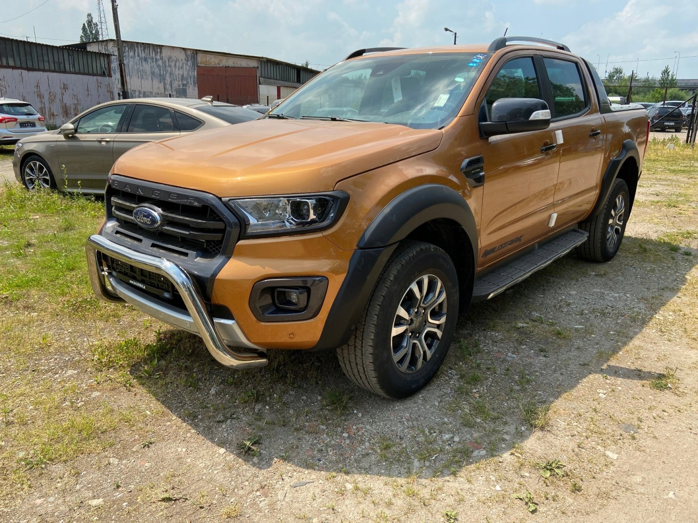 Ford Ranger Wildtrak z oryginalnymi poszerzeniami błotników Ford