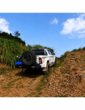 Zderzak tylny stalowy Snakeman 4WD — Toyota Hilux Vigo 2005-2015 i Revo (SNBR11) - ujęcie 3