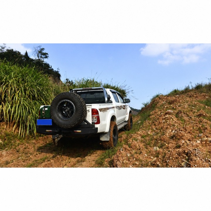 Zderzak tylny stalowy Snakeman 4WD — Toyota Hilux Vigo 2005-2015 i Revo (SNBR11) - ujęcie 9