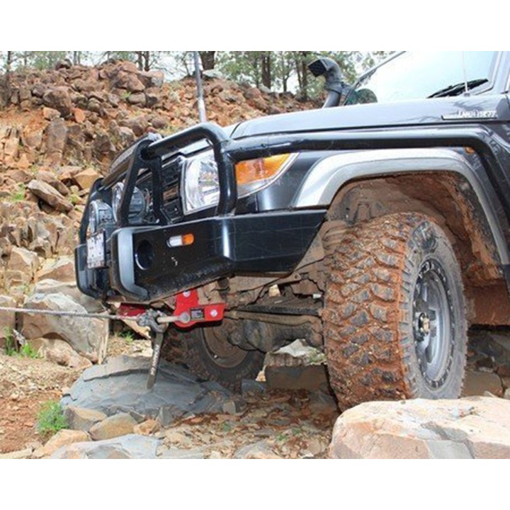 Mocowanie Ironman 4x4 — Toyota Land Cruiser 79 (IRP019) - ujęcie 5