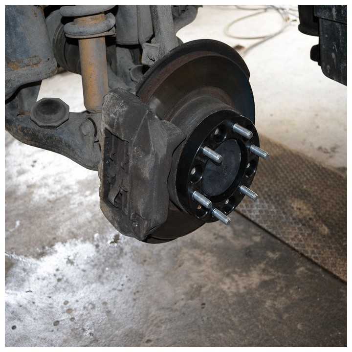 Dystans koła Snakeman 4WD — Toyota Land Cruiser, Toyota 4Runner, Toyota Hilux (SND6X139,7X106,1X30/1,5C) - ujęcie 3