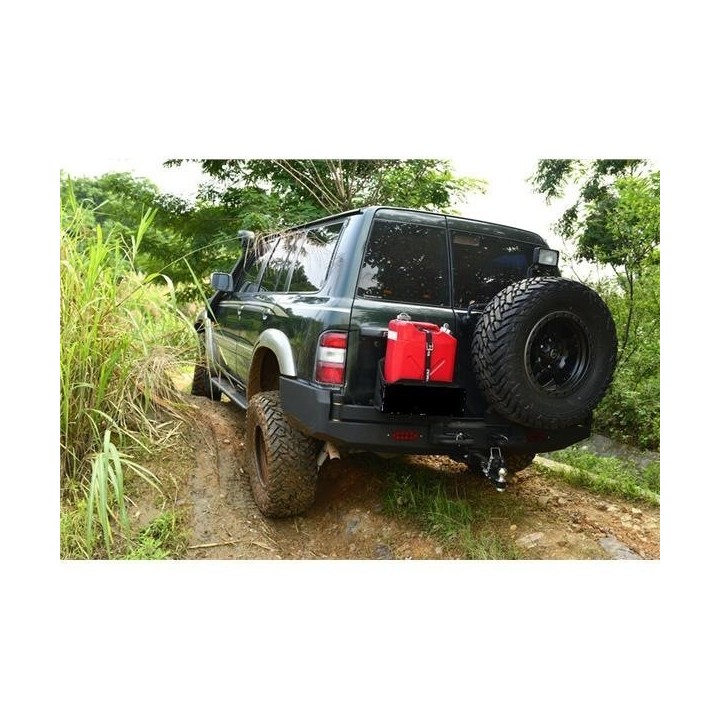 Tylny stalowy zderzak Snakeman 4WD — Nissan Patrol Y61 (SNBR02) IRONMAN 4x4 - ujęcie 4