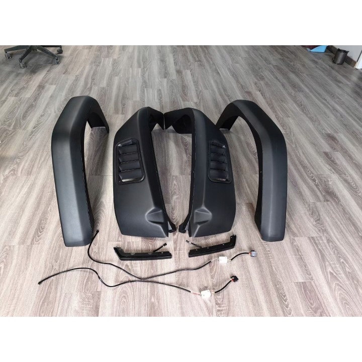 Poszerzenia aluminiowe z lampami LED Jeep Wrangler JL JLU - komplet 4 szt. - ujęcie 3