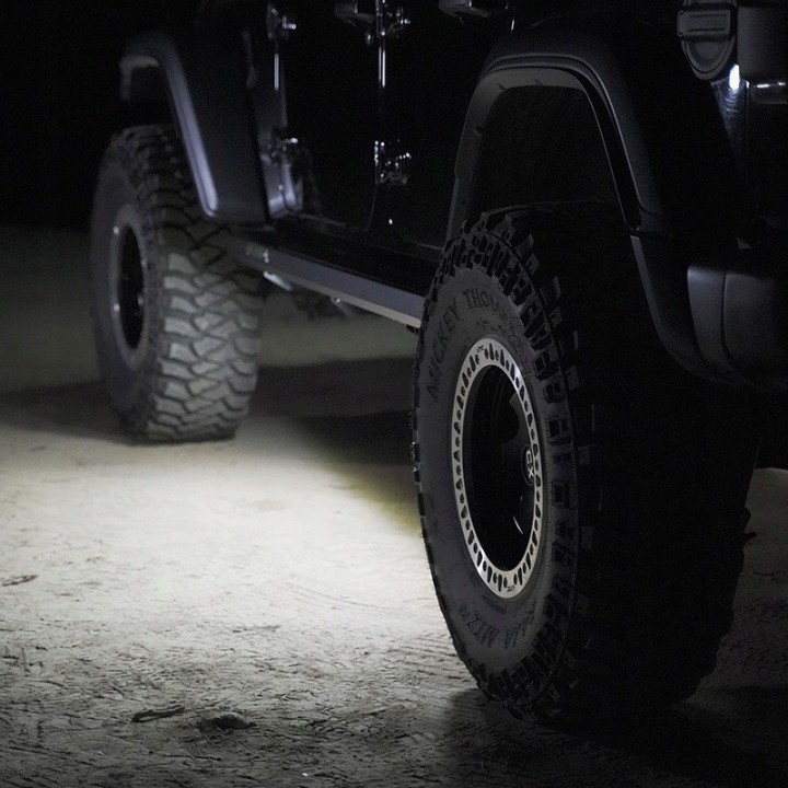Progi stalowe z podświetleniem LED - Jeep Wrangler JLU 2018+ i 4xe TOPFIRE - ujęcie 2