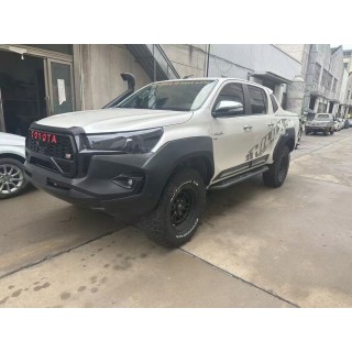 Body kit stylizacyjny na wygląd GR - Toyota Hilux Revo / Rocco - ujęcie 2