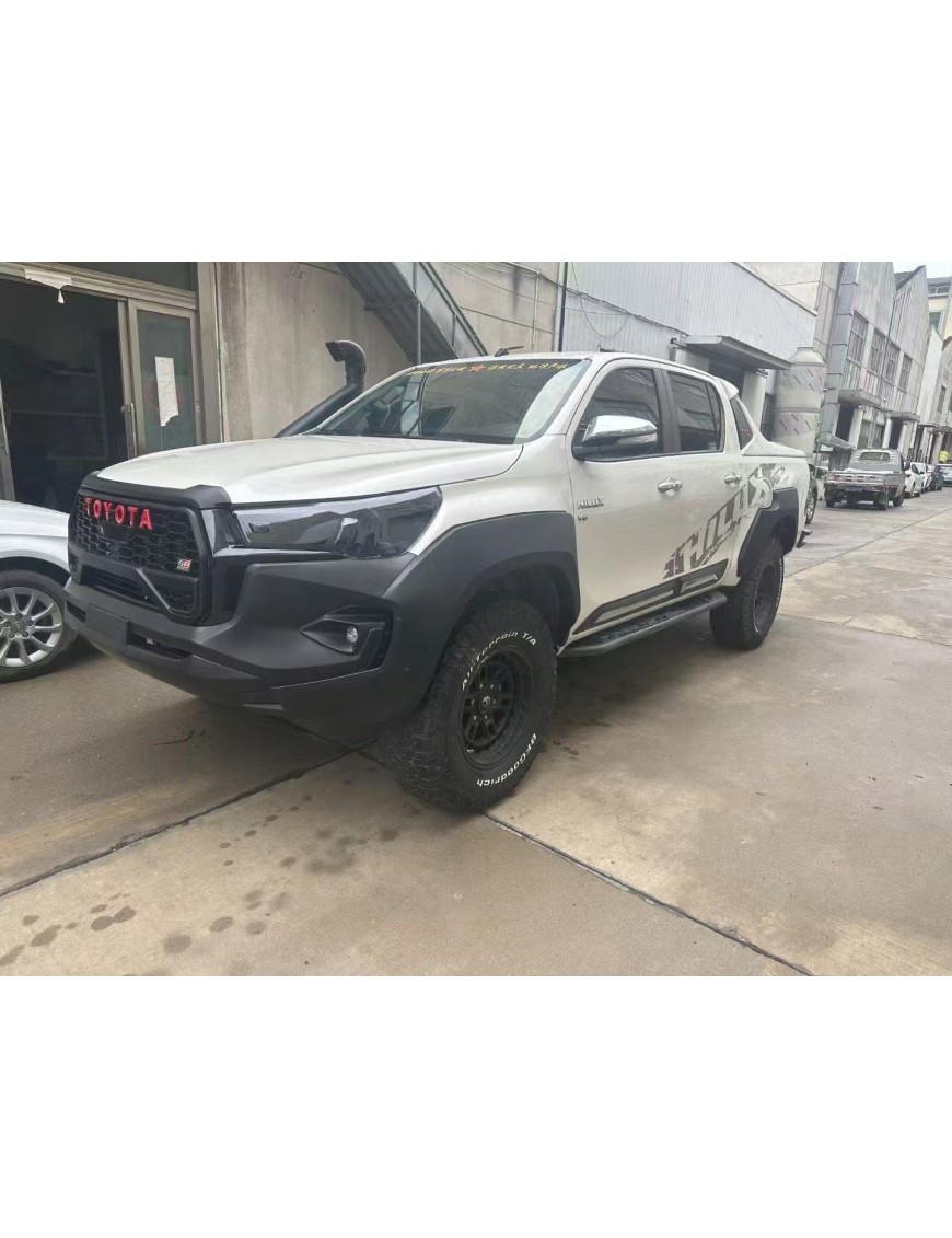 Body kit stylizacyjny na wygląd GR - Toyota Hilux Revo / Rocco