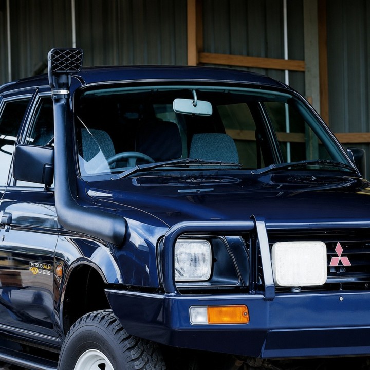Snorkel Snakeman 4WD, prawa strona — Mitsubishi L200, Mitsubishi Pajero Sport (SNST96A) - ujęcie 11
