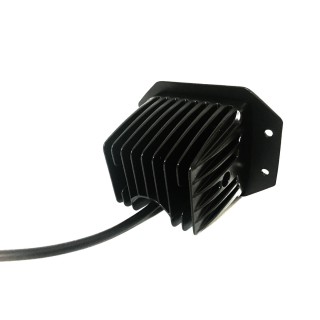 Lampa LED 4x3W Habitat od tyłu – żebrowany radiator i przewód zasilający