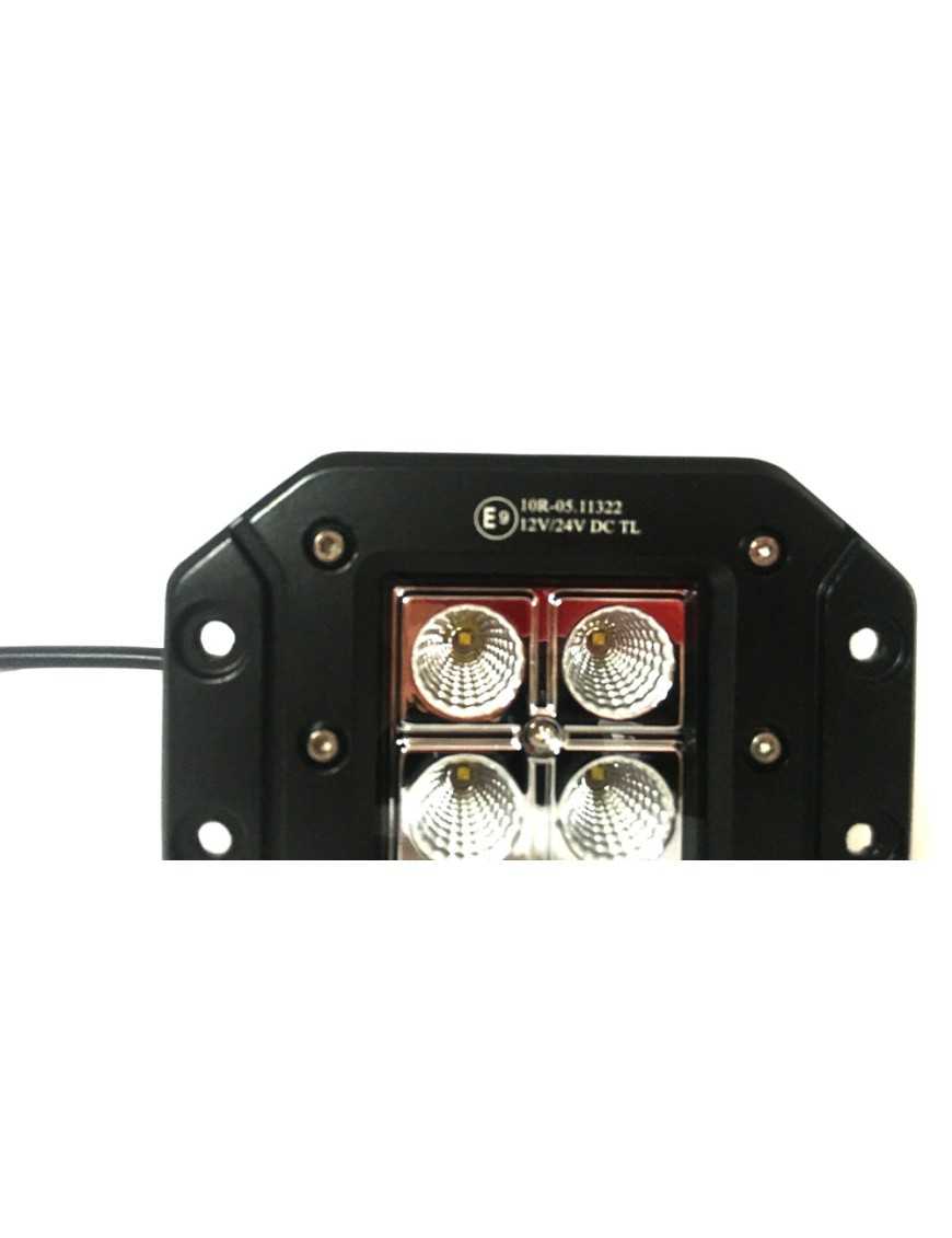 Lampa LED 4x3W Habita z uchwytami montażowymi do zabudowy w zderzak Lampa LED 4x3W Habita z uchwytami montażowymi do zabudowy w zderzak
