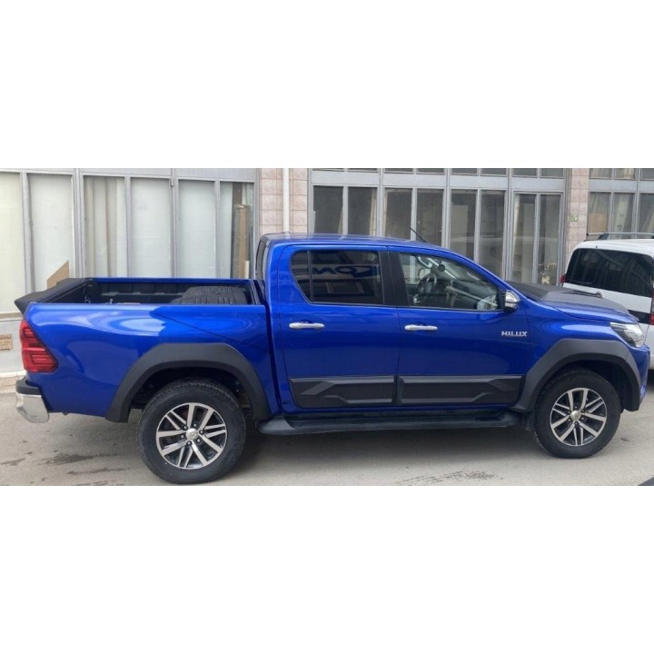 Listwy ochronne drzwi Toyota Hilux 2015-2025