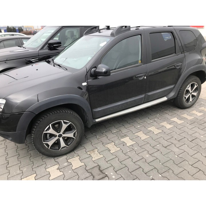 Body Kit poszerzenia nadkoli i nakładki drzwi Dacia Duster 2010-2017