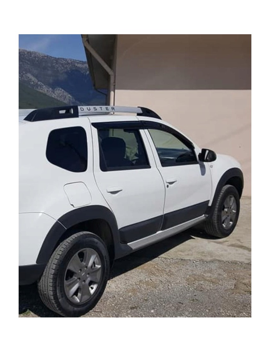 Body Kit poszerzenia nadkoli i nakładki drzwi Dacia Duster 2010-2017