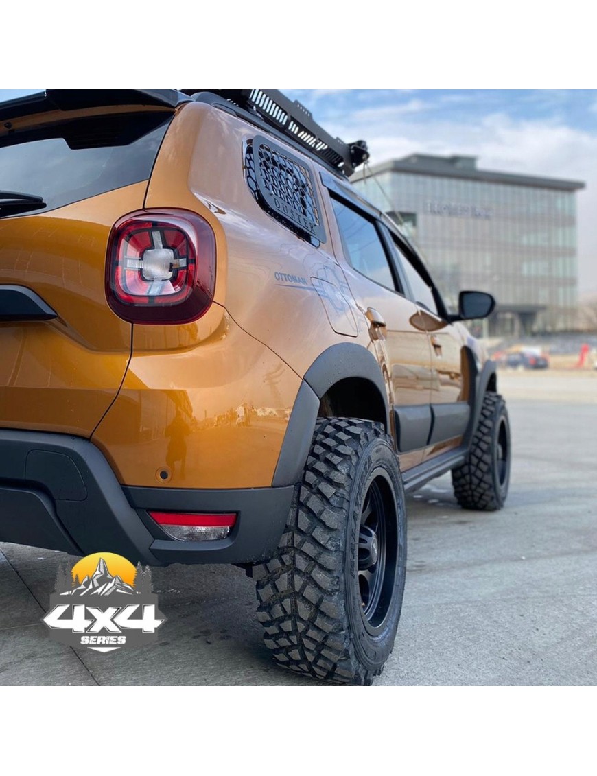 Body Kit poszerzenia nadkoli i nakładki drzwi Dacia Duster 2018-2022