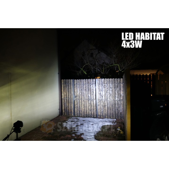 Sama lampa LED 4x3W Habitat – snop skierowany w głąb podwórza