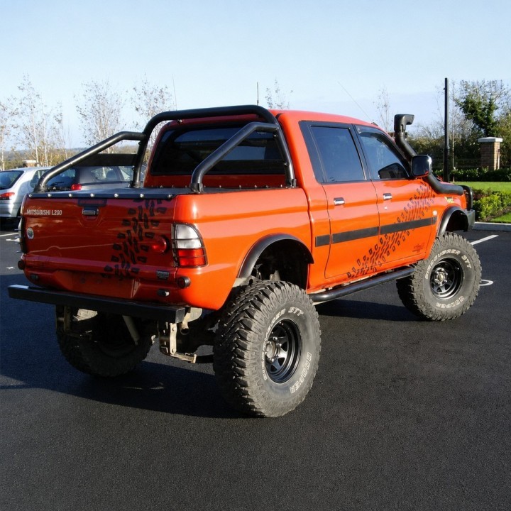 Felga stalowa czarna 16x8 | ET -10 Snakeman 4WD — Nissan Terrano, Nissan Patrol (SNFC16X8-6X139,7X110/-10/B) - ujęcie 3