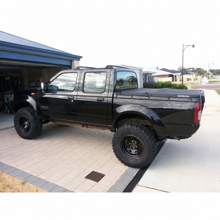 Felga stalowa czarna 16x8 | ET -10 Snakeman 4WD — Nissan Terrano, Nissan Patrol (SNFC16X8-6X139,7X110/-10/B) - ujęcie 7