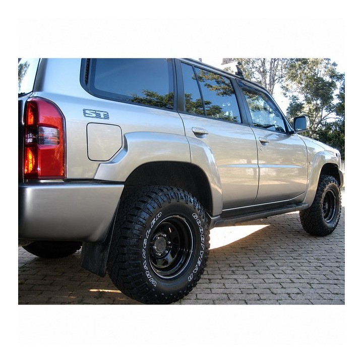 Felga stalowa czarna 16x8 | ET -10 Snakeman 4WD — Nissan Terrano, Nissan Patrol (SNFC16X8-6X139,7X110/-10/B) - ujęcie 9