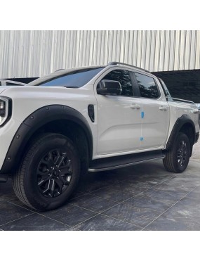 Poszerzenia błotników Ford Ranger T9 2022+ — czarne, śruby ozdobne, wersja bez bocznych czujników PDC