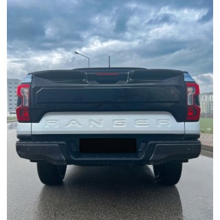 Blenda klapy bagażnika Ford Ranger T9 2023+ — ABS, czarna, ze spojlerem