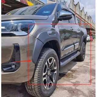 Poszerzenia błotników OEM Toyota Hilux Revo 2016-2021 — krótkie, poliwęglan