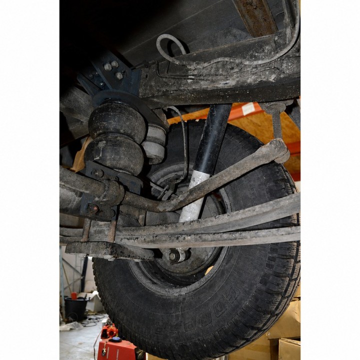 Amortyzator tylny Ironman 4x4 Foam Cell, lift 2" — Mitsubishi L200, Mitsubishi Delica L400, Nissan Patrol K260 - ujęcie 5