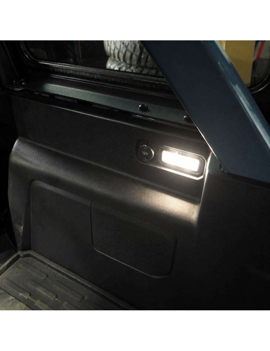 Lampka LED wnętrza Ford Bronco 2021+ - ujęcie 2