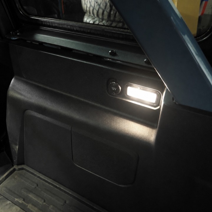 Lampka LED wnętrza Ford Bronco 2021+ - ujęcie 2