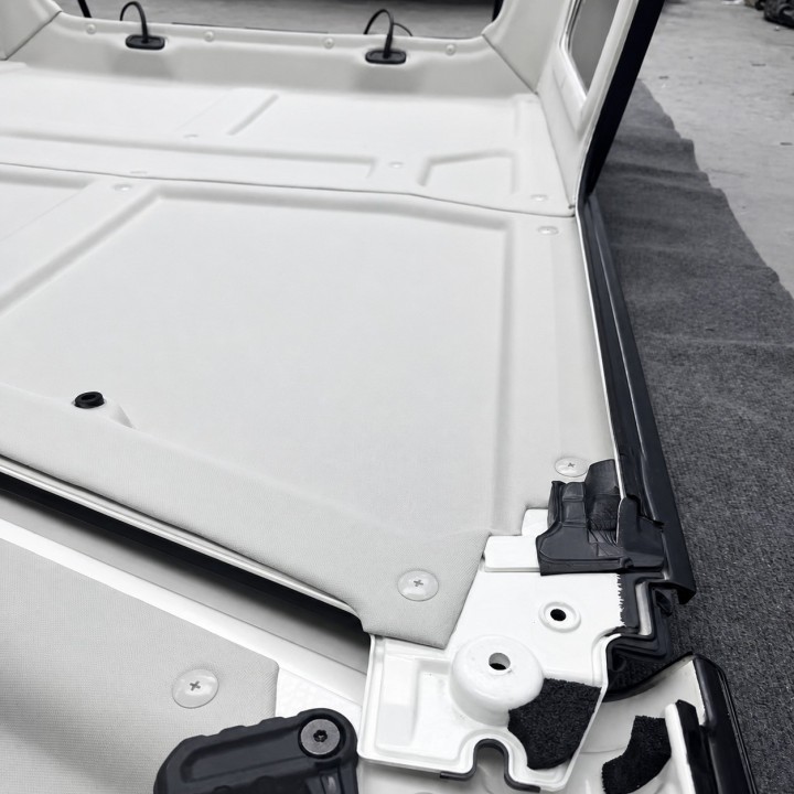 Podsufitka dachu TopFire Jeep Wrangler JLU 2018-2024 — jasnoszara, imitacja alkantary - ujęcie 4
