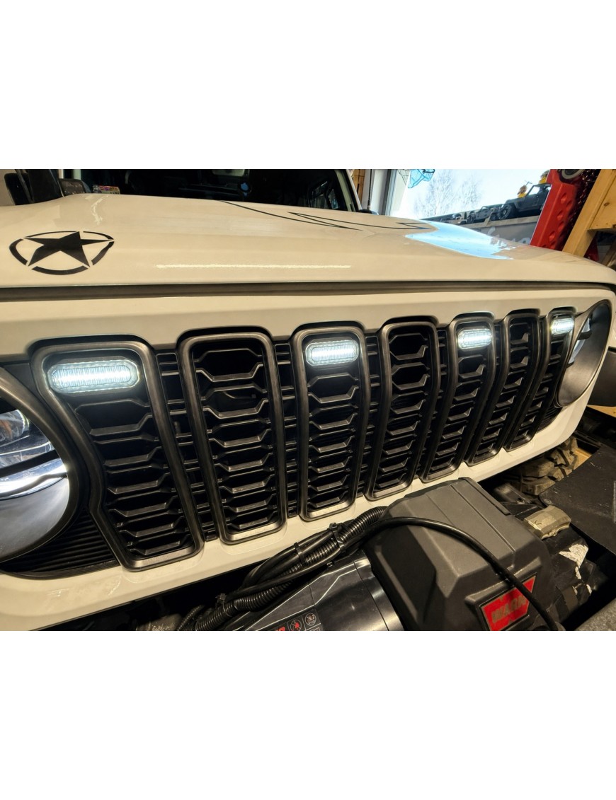 Oświetlenie grilla Jeep Wrangler JL/JLU 2018+ i Gladiator 2020+ — 5 lampek, światło białe