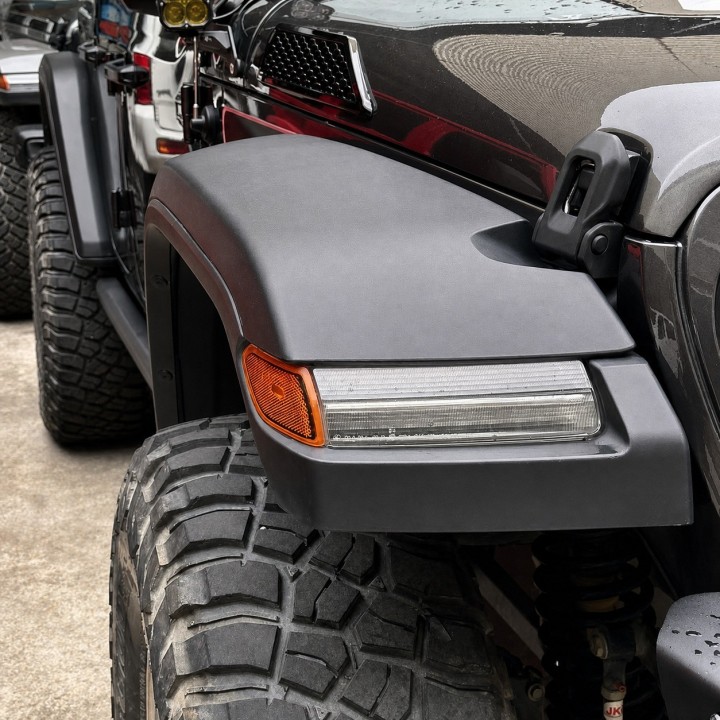 Wysokie poszerzenia błotników Jeep Wrangler JL 2018+ — komplet do lakierowania - ujęcie 3