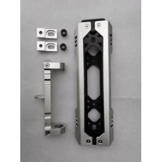 Uchwyt anteny i flagi na zawiesie koła Jeep Wrangler JK / JL — aluminiowy, srebrny - ujęcie 2