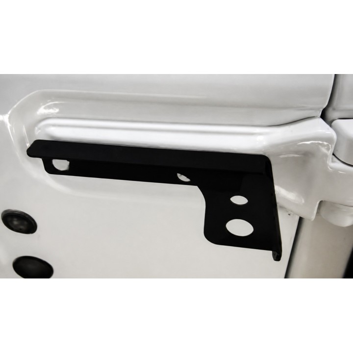 Mocowanie anteny CB Jeep Wrangler JL / JLU 2018+ — stalowy uchwyt na zawias koła - ujęcie 2