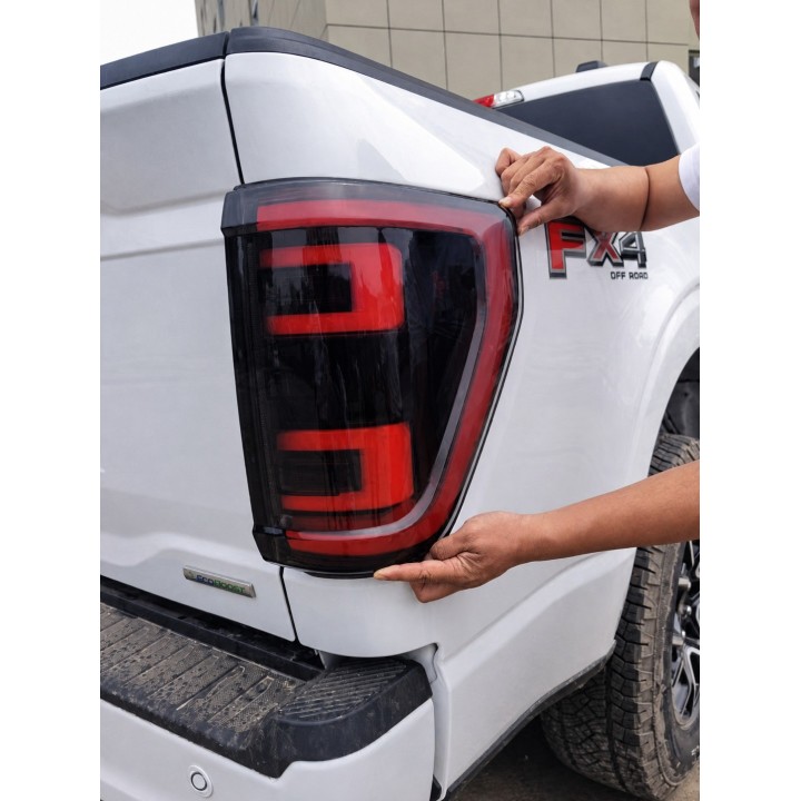 Lampy tylne LED Ford F150 2021+ — komplet - ujęcie 2