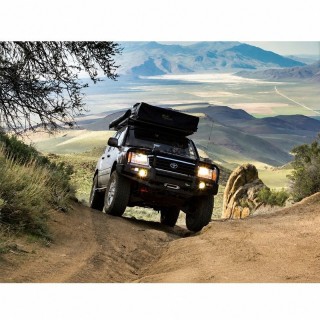 Australijski, markowy zderzak - delux commercial - ironman 4x4 — Toyota Land Cruiser, Lexus LX470 (BBCD006) - ujęcie 2
