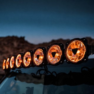 Zestaw lamp KC HiLiTES Gravity Titan 50" – Jeep Wrangler JL 4xe 2018–2024 - ujęcie 2