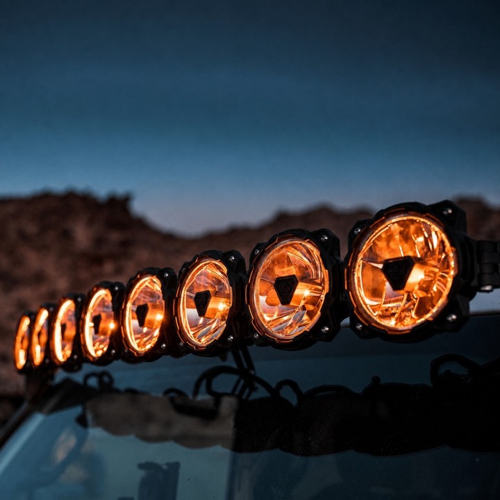 Zestaw lamp KC HiLiTES Gravity Titan 50" — Jeep Wrangler JL 392 / Gladiator Mojave / Gladiator 3.0 Diesel EU - ujęcie 4