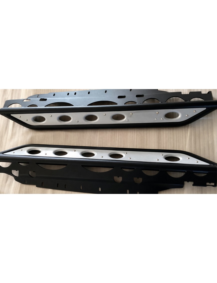 Ślizgi progów stalowe TopFire Jeep Wrangler JKU 4D 2007-2017 — z nakładkami aluminiowymi