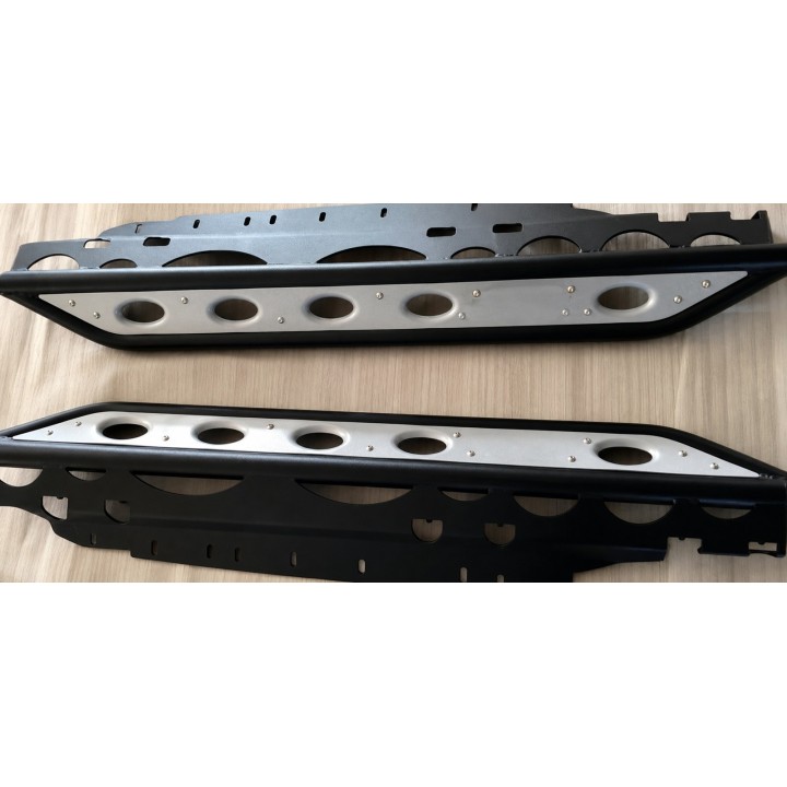 Ślizgi progów stalowe TopFire Jeep Wrangler JKU 4D 2007-2017 — z nakładkami aluminiowymi - ujęcie 2