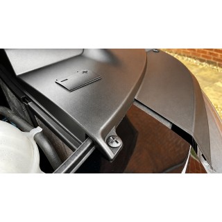 Pokrywa akumulatora z osłoną reflektora – Volkswagen T5.1 Transporter 2012-2015 - ujęcie 2