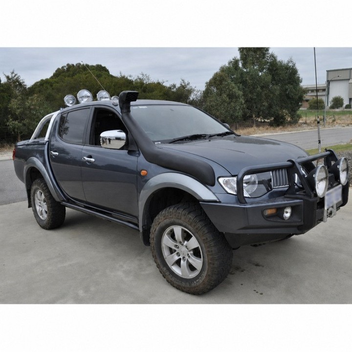 Snorkel Snakeman 4WD — Mitsubishi L200, Mitsubishi Pajero Sport (SNST06) - ujęcie 8