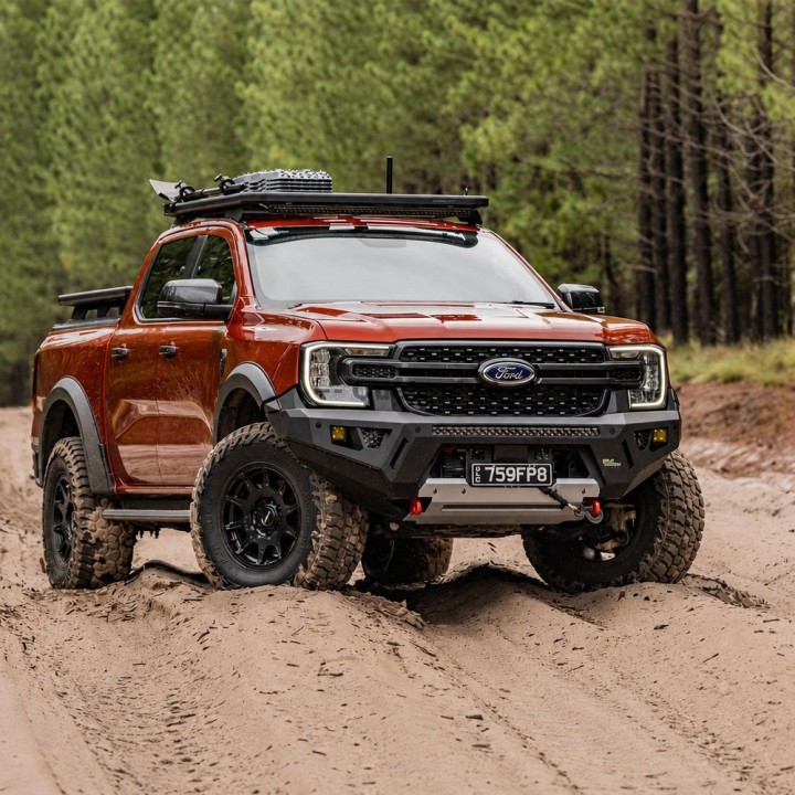 Stalowy przedni zderzak - RAID BAR ironman 4x4 — Ford Ranger Next Gen (BBR110) - ujęcie 12