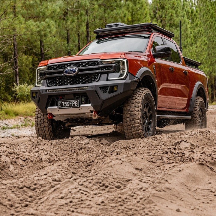 Stalowy przedni zderzak - RAID BAR ironman 4x4 — Ford Ranger Next Gen (BBR110) - ujęcie 14