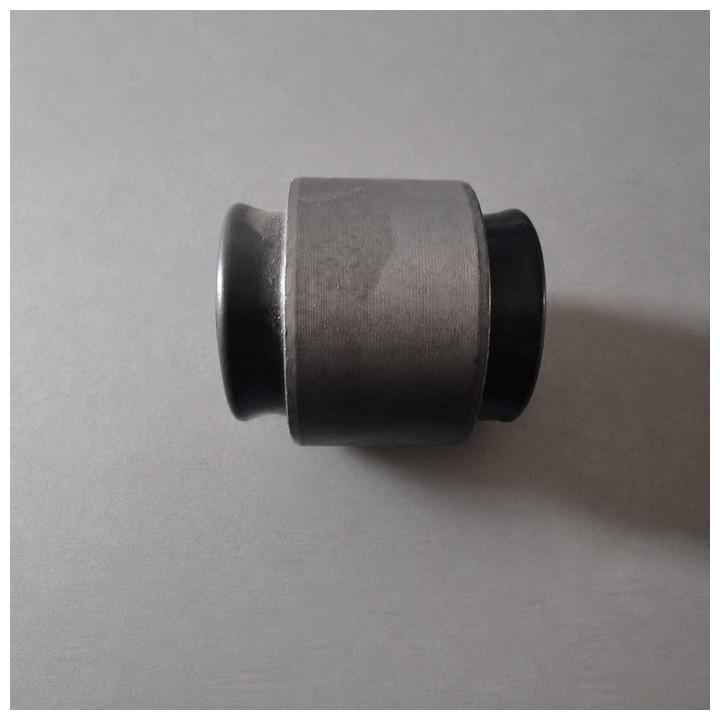 Tuleja wahliwa przedniego lub tylnego panharda (18 mm) Ironman 4x4 — Nissan Patrol Y61 (848RT) - ujęcie 2