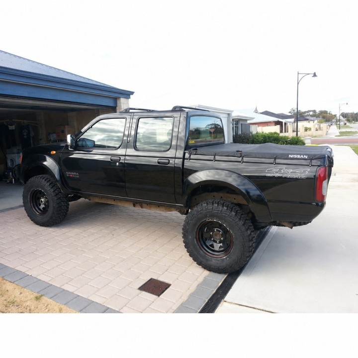 Felga stalowa czarna 16x8 | ET10 Snakeman 4WD — Nissan Patrol, Nissan Terrano, Nissan Navara D21/D22 - ujęcie 6