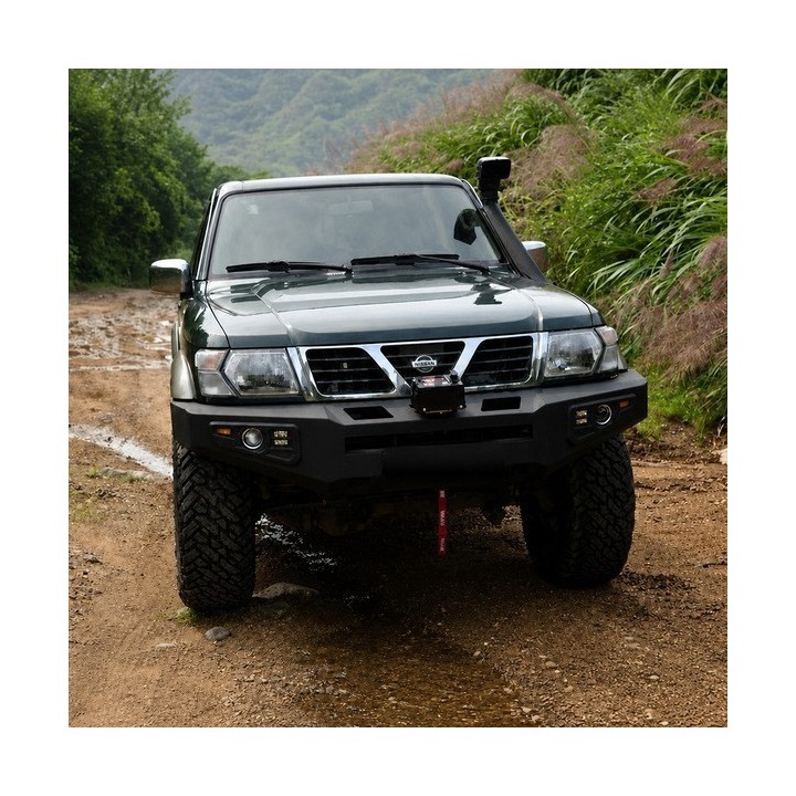 Stalowy przedni zderzak z płytą montażową wyciągarki Snakeman 4WD — Nissan Patrol Y61 (SNBF01) IRONMAN 4x4 - ujęcie 3