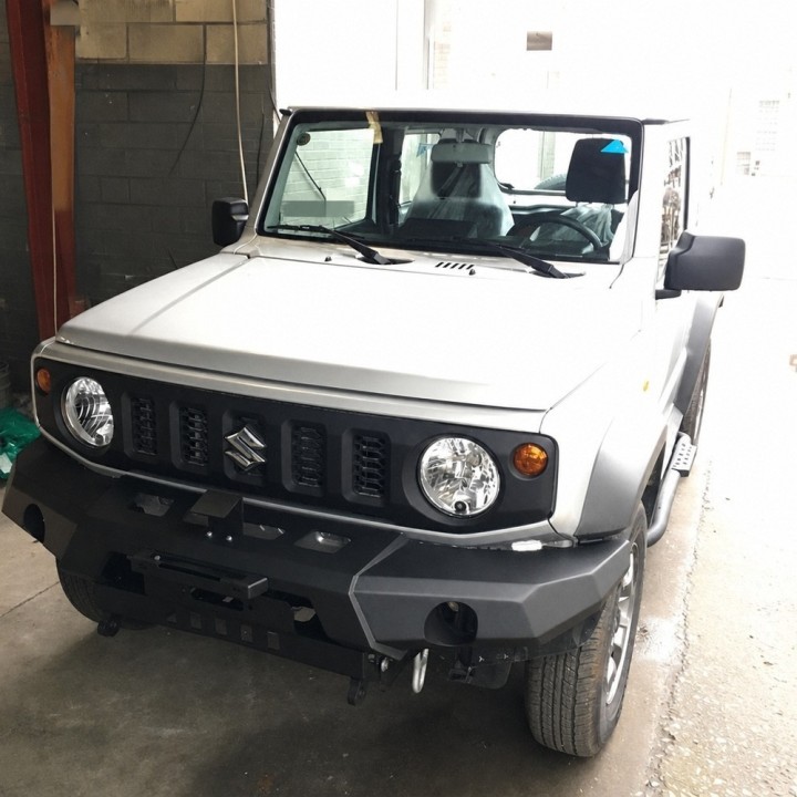 Stalowy przedni zderzak z płytą montażową wyciągarki Snakeman 4WD — Suzuki Jimny (SNBF20) - ujęcie 4