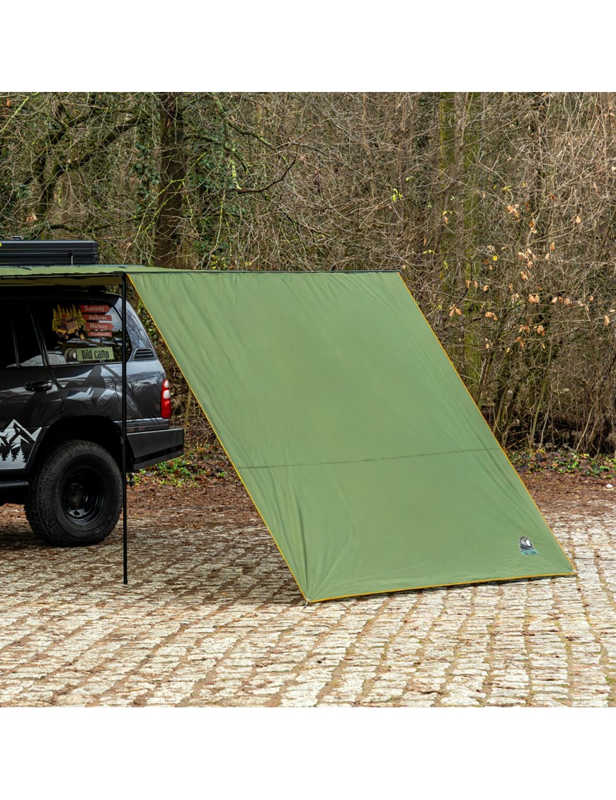 Zielona ściana frontowa Wild Camp 2,5 x 3 m zawieszona na markizie przy terenówce