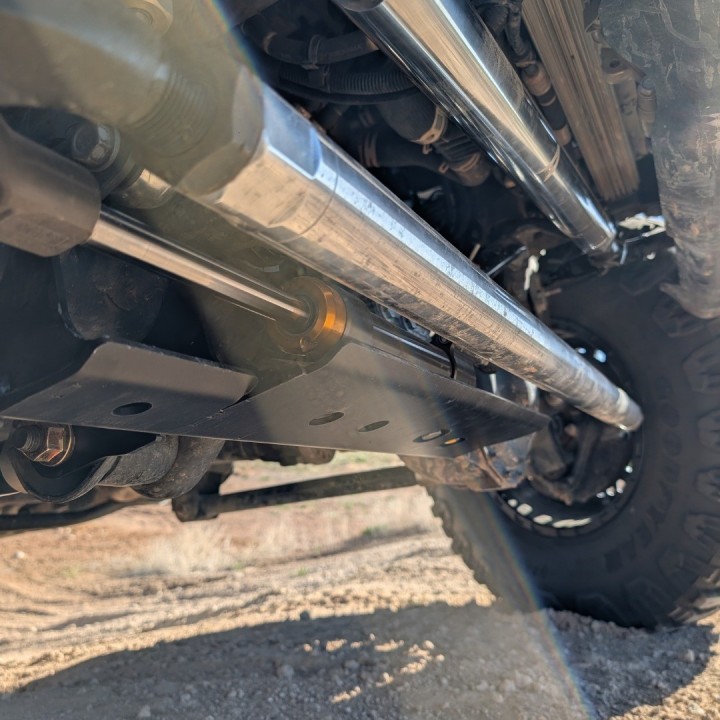 Osłona siłownika APEX TSR — Jeep JL i JT - ujęcie 3